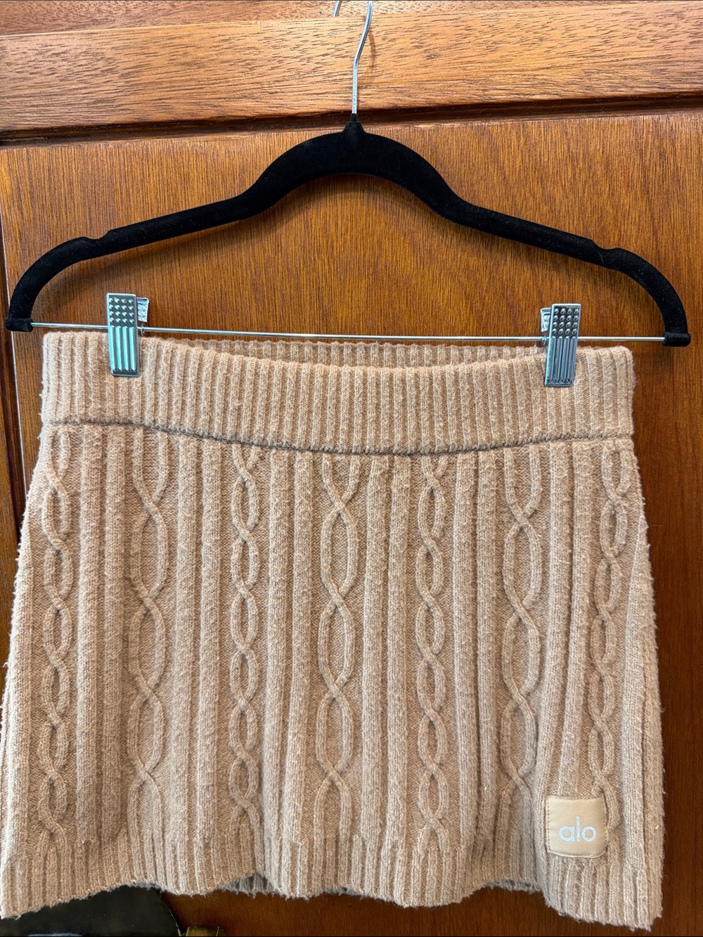 ALO Yoga Cashmere Cable Knit Mini Skirt in Toasted Almond Sz Small